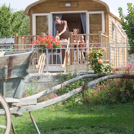 Les Roulottes De Cuzay Villa Roiffé Eksteriør billede