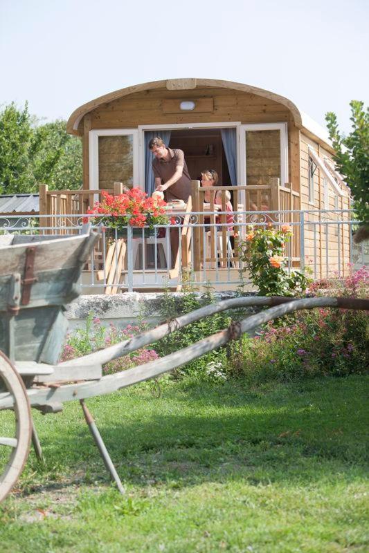 Les Roulottes De Cuzay Villa Roiffé Eksteriør billede